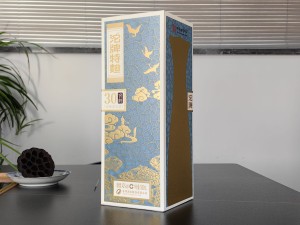 沱牌特曲 窖龄30 上开酒盒包装