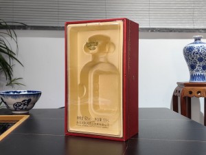 浏阳河酒 前透明酒盒包装